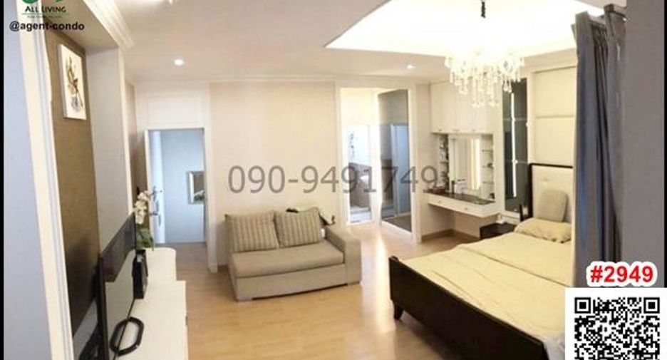 For rent 3 bedrooms townhouse in Wang Thonglang, Bangkok