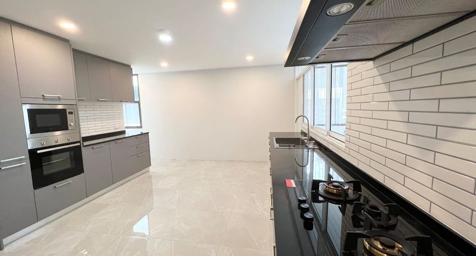 Wohnung zur Miete und zum Kauf mit 4 Zimmer in Watthana, Bangkok