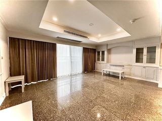 出租 和 出售 4 卧室 公寓 在 Watthana, 曼谷