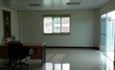 À vendre 3 chambres entrepôt à Sai Noi, Nonthaburi