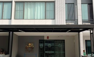 出售 3 卧室 联排别墅 在 Mueang Pathum Thani, Pathum Thani