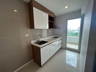 For sale 1 bed condo in Si Racha, Chonburi