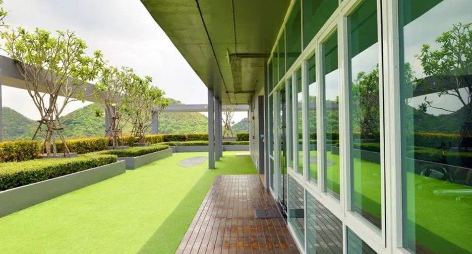 For sale 1 bed condo in Si Racha, Chonburi