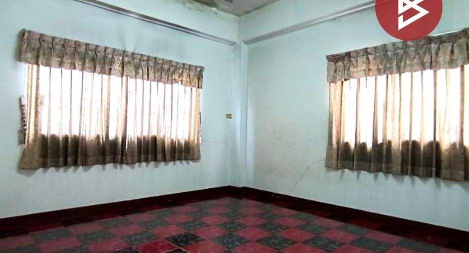 For sale retail Space in Khlong Sam Wa, Bangkok