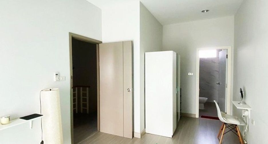 For sale 3 bedrooms townhouse in Khlong Sam Wa, Bangkok