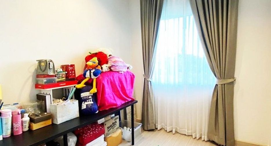 For sale 3 bedrooms townhouse in Khlong Sam Wa, Bangkok
