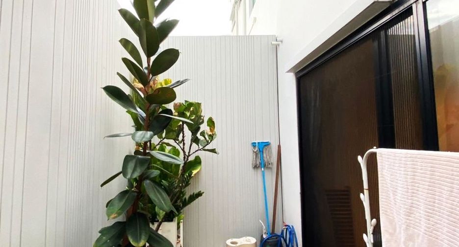 For sale 3 bedrooms townhouse in Khlong Sam Wa, Bangkok