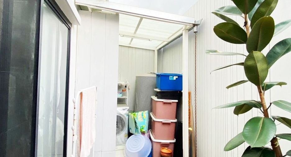 For sale 3 bedrooms townhouse in Khlong Sam Wa, Bangkok
