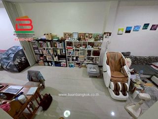 For sale 2 bedrooms townhouse in Ban Bueng, Chonburi