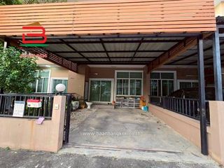 For sale 2 bedrooms townhouse in Ban Bueng, Chonburi