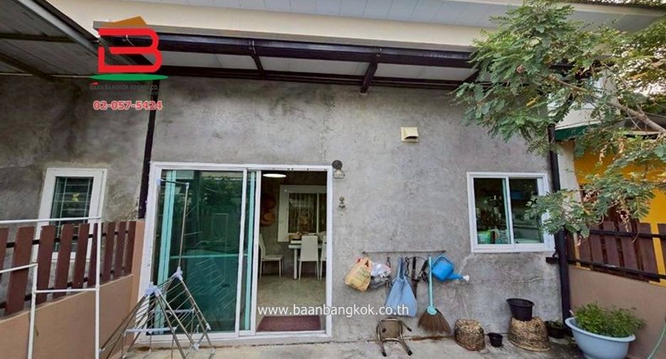 Reihenhaus zum Kauf mit 2 Zimmer in Ban Bueng, Chonburi