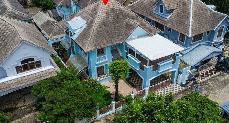 For sale 4 bedrooms house in Thawi Watthana, Bangkok