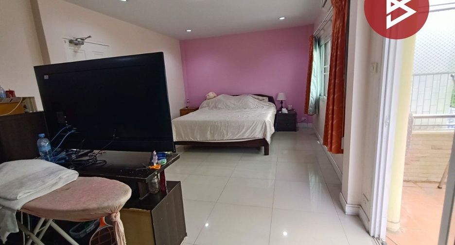 For sale studio townhouse in Bangkok Noi, Bangkok
