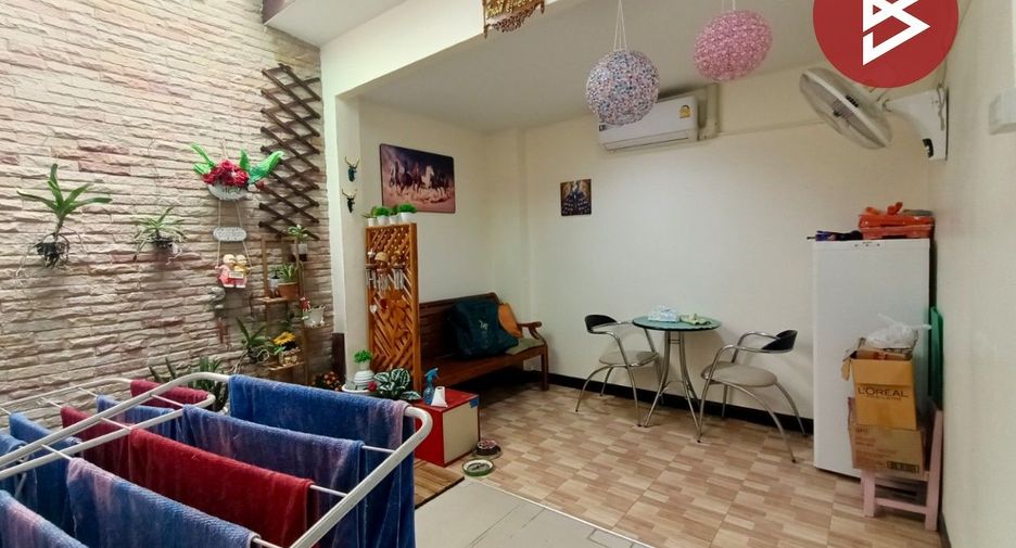 For sale studio townhouse in Bangkok Noi, Bangkok