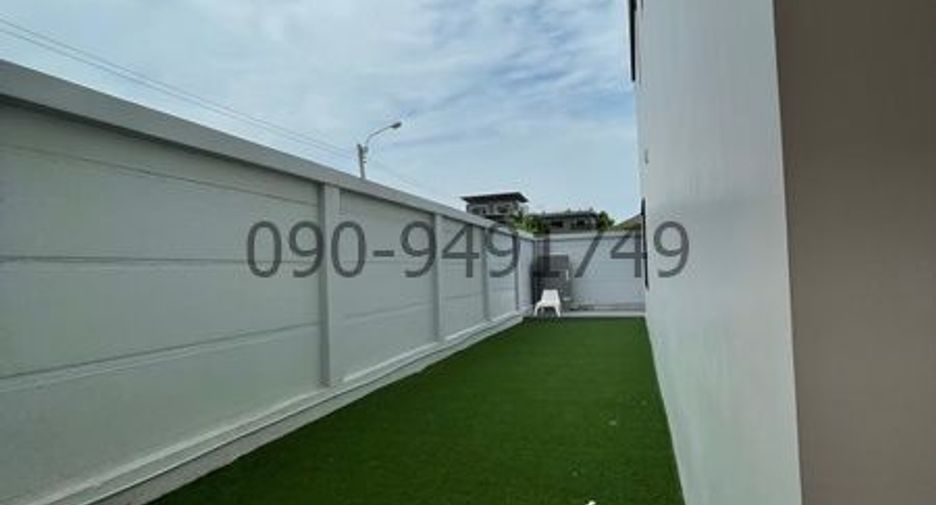 For rent 3 bedrooms retail Space in Khan Na Yao, Bangkok