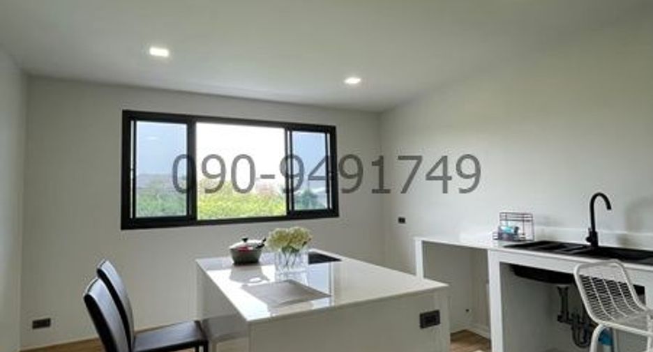 For rent 3 bedrooms retail Space in Khan Na Yao, Bangkok