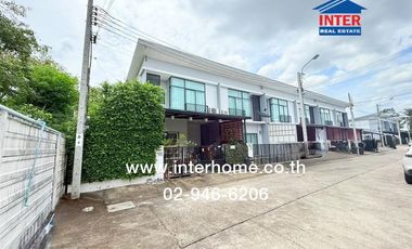 For rent そして for sale 4 ベッドルーム townhouse in Bang Khae, Bangkok
