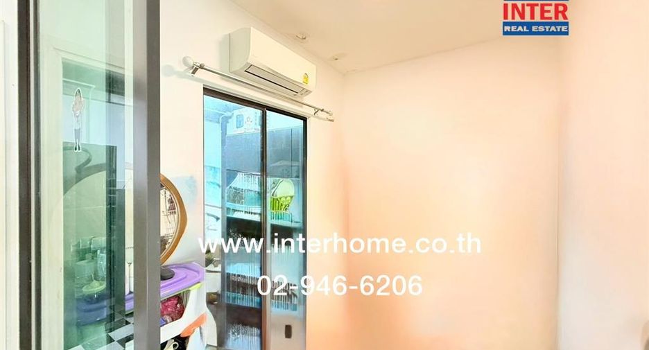 For rent そして for sale 4 ベッドルーム townhouse in Bang Khae, Bangkok