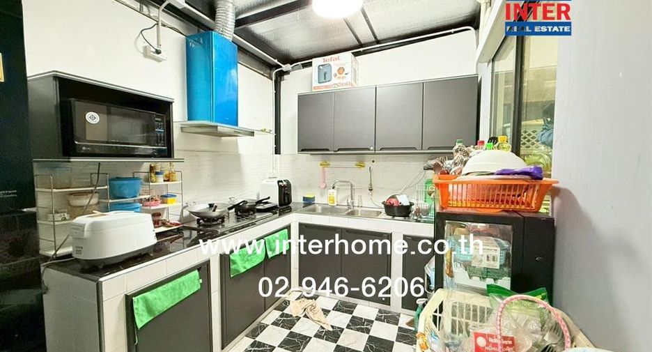 For rent そして for sale 4 ベッドルーム townhouse in Bang Khae, Bangkok