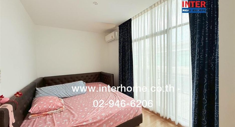 For rent そして for sale 4 ベッドルーム townhouse in Bang Khae, Bangkok