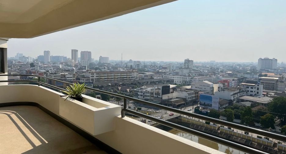 For sale 2 bedrooms condo in Mueang Chiang Mai, Chiang Mai