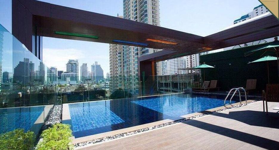 For sale 3 bedrooms condo in Watthana, Bangkok
