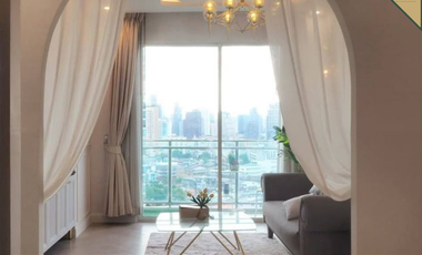 For sale 3 bedrooms condo in Khlong Toei, Bangkok