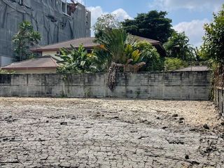 Terreno en venta en Phra Khanong, Bangkok