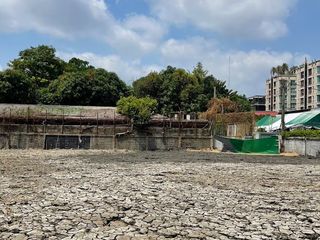 Terreno en venta en Phra Khanong, Bangkok