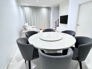 For rent 2 bedrooms townhouse in Saphan Sung, Bangkok