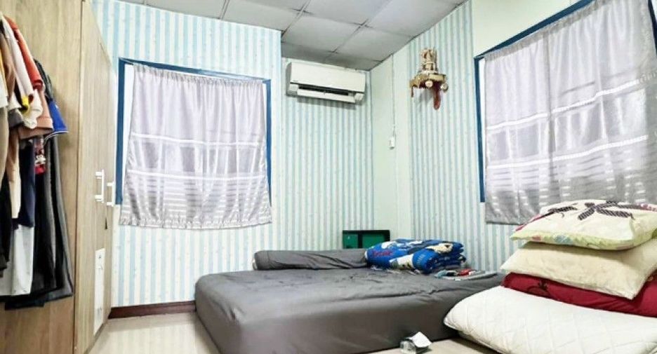 出售 3 卧室 联排别墅 在 Phanat Nikhom, Chon Buri