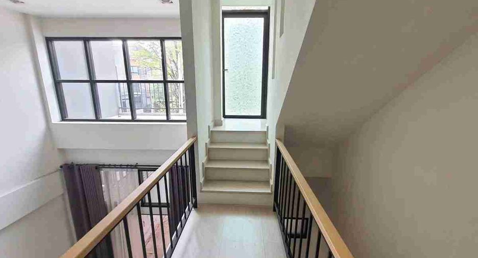 For rent and for sale 3 bedrooms townhouse in Lat Phrao, Bangkok