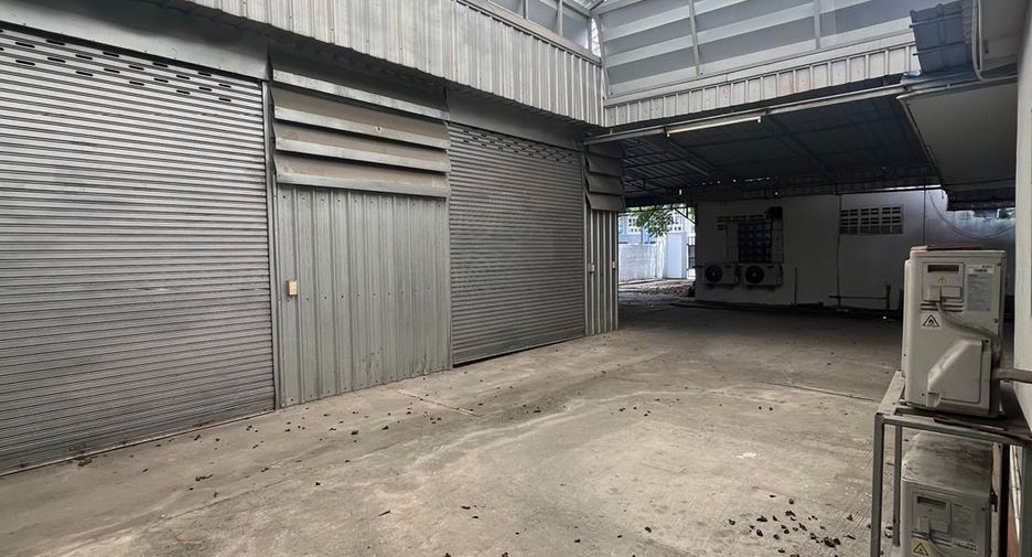 For rent retail Space in Phra Khanong, Bangkok