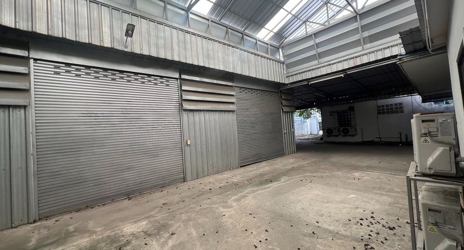 For rent retail Space in Phra Khanong, Bangkok