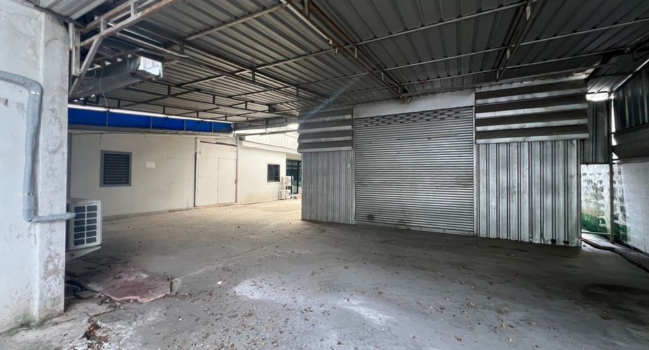 For rent retail Space in Phra Khanong, Bangkok