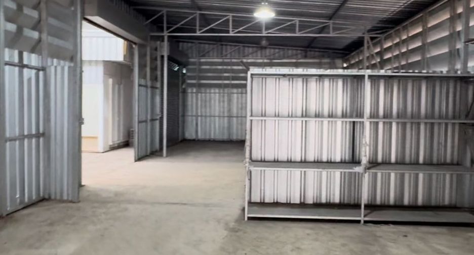 For rent retail Space in Phra Khanong, Bangkok