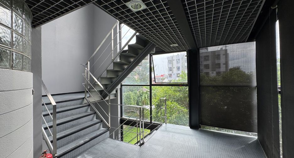 For sale retail Space in Wang Thonglang, Bangkok