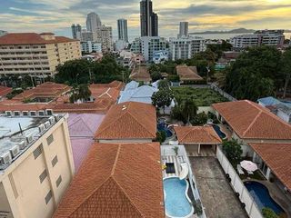 Villa en alquiler y en venta de 3 habitaciones en Bang Lamung, Chonburi