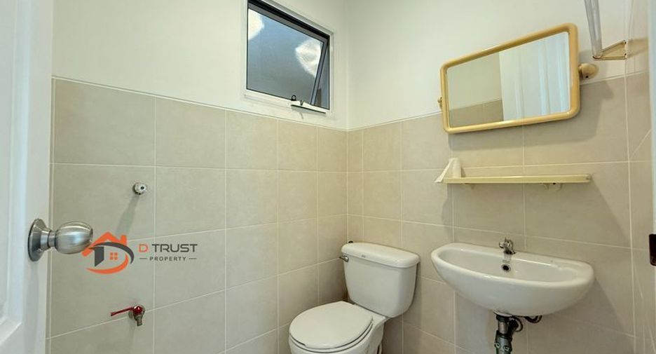 For sale 3 bedrooms house in Mueang Samut Prakan, Samut Prakan