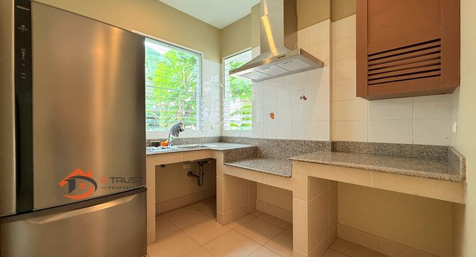 For sale 3 bedrooms house in Mueang Samut Prakan, Samut Prakan