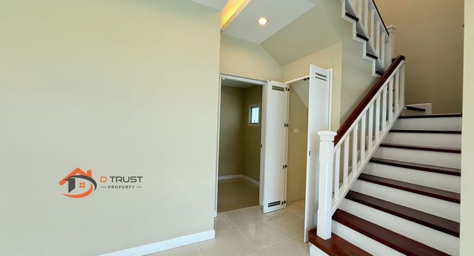 For sale 3 bedrooms house in Mueang Samut Prakan, Samut Prakan