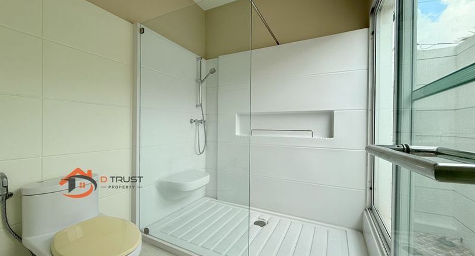 For sale 3 bedrooms house in Mueang Samut Prakan, Samut Prakan