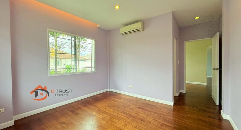 For sale 3 bedrooms house in Mueang Samut Prakan, Samut Prakan