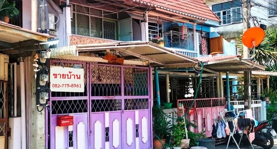 For sale 2 bedrooms townhouse in Thawi Watthana, Bangkok