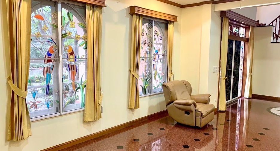 For sale 5 bedrooms house in Khlong Sam Wa, Bangkok