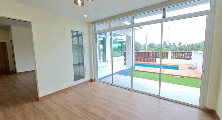 Villa zum Kauf mit 3 Zimmer in Sattahip, Chonburi