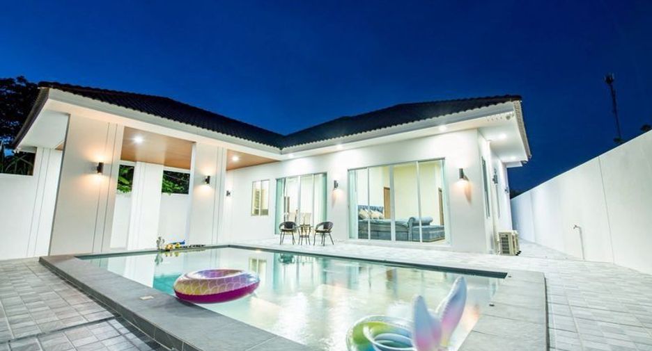 For rent 3 bedrooms villa in Bang Lamung, Chonburi