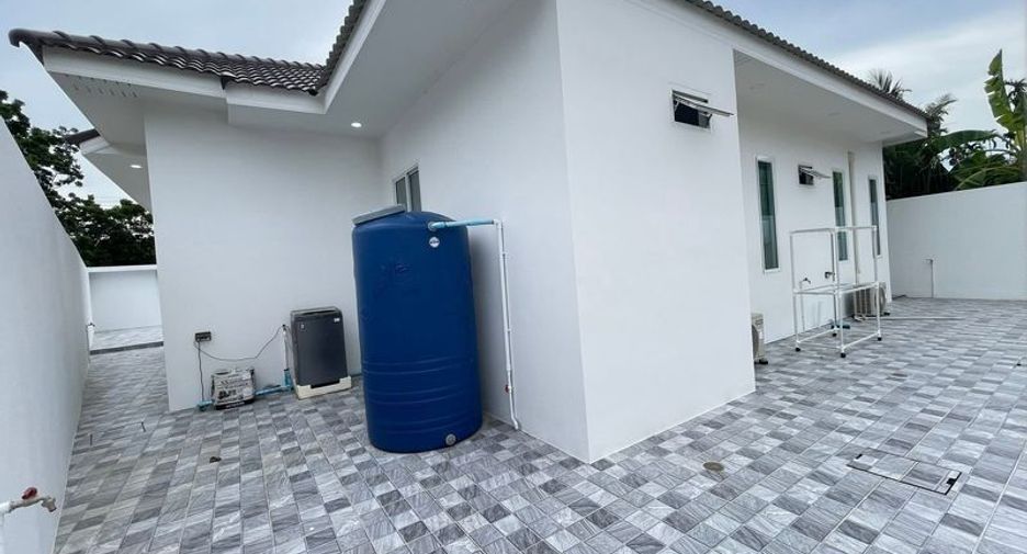 For rent 3 bedrooms villa in Bang Lamung, Chonburi