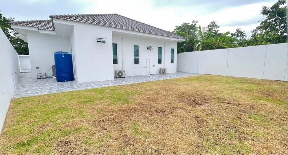 For rent 3 bedrooms villa in Bang Lamung, Chonburi