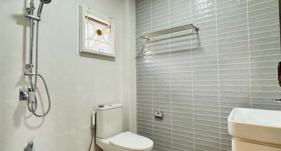 For rent 4 bedrooms villa in Hang Dong, Chiang Mai